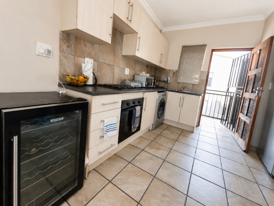 2 Bedroom Property for Sale in Hartbeespoort Rural North West